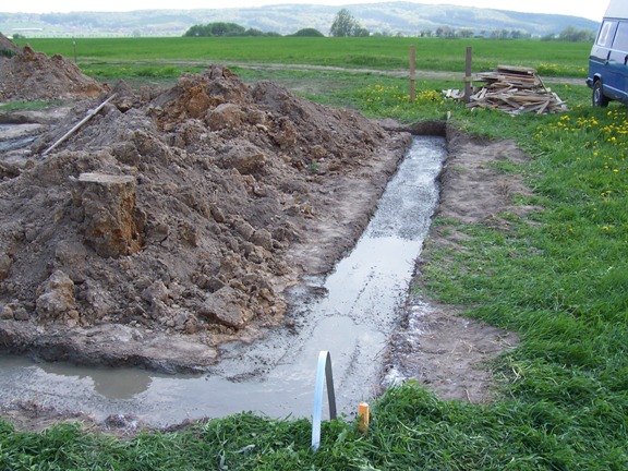 Beton vdy provedeme do roviny, ne podle ternu